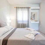 Catherine Blue - 4 Minutes Off The Appartement