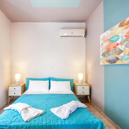 Catherine Blue - 4 Minutes Off The Apartament *