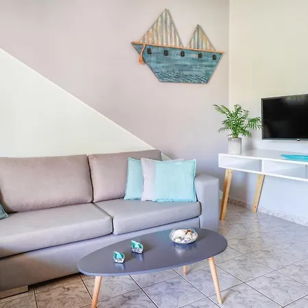 Catherine Blue - 4 Minutes Off The *