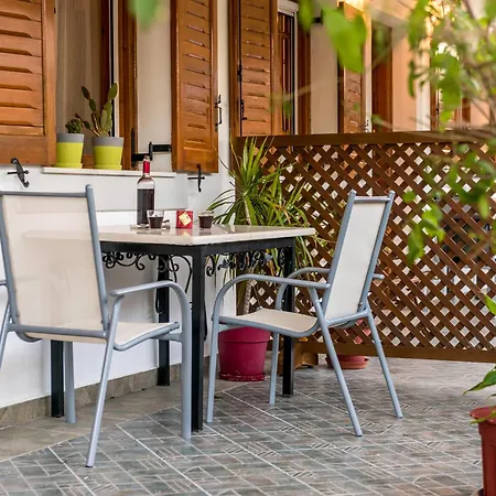 Catherine Blue - 4 Minutes Off The * Poros (Kefalonia)